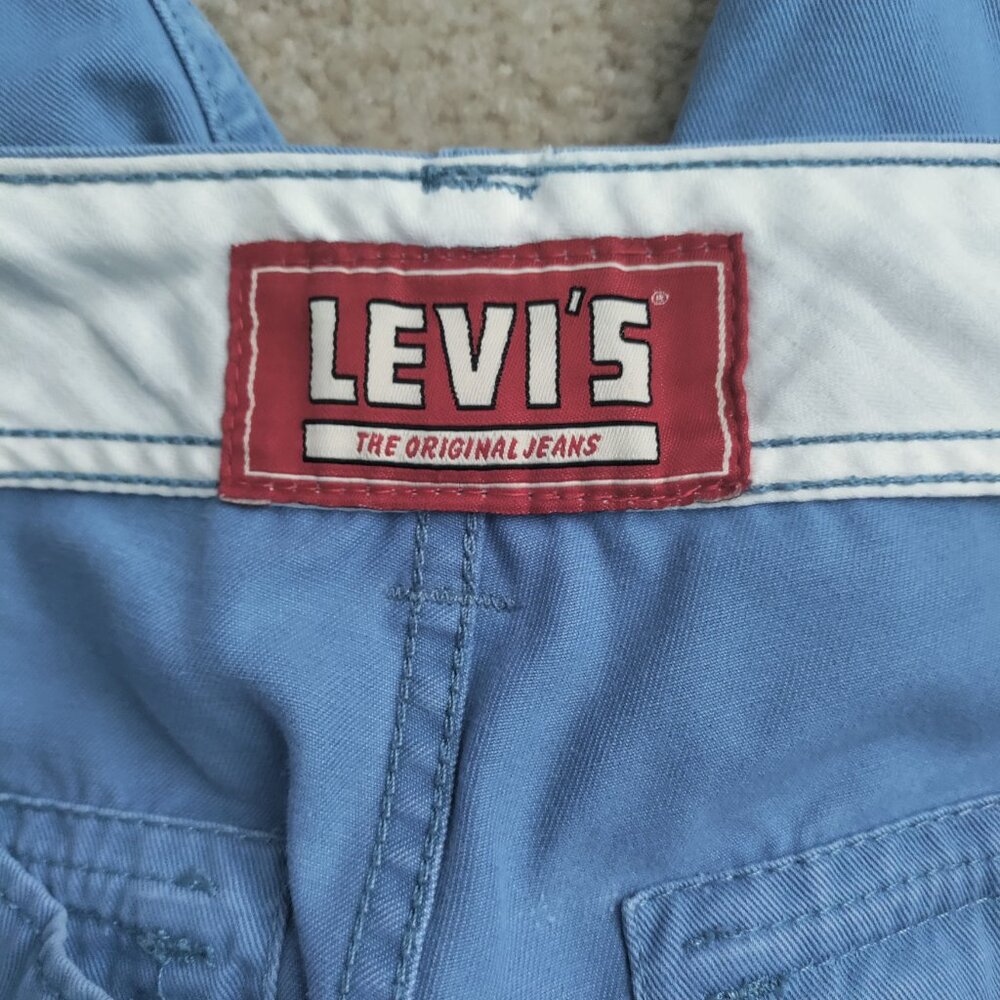 Levi's 32" Mens Cargo Shorts Blue 100% Cotton Flap Pockets Made in Egypt GUC - Picture 4 of 6